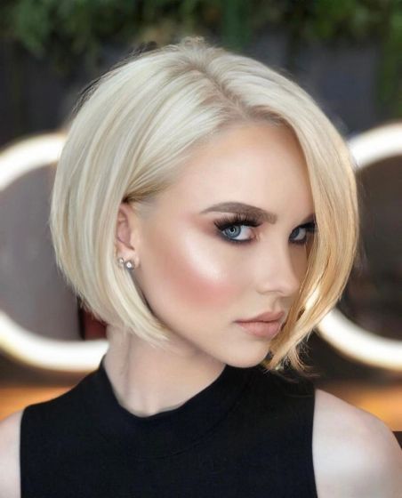 Прическа на каре 2024 модные Trendy Platinum Blonde Bob Hairstyles for a Stylish Look