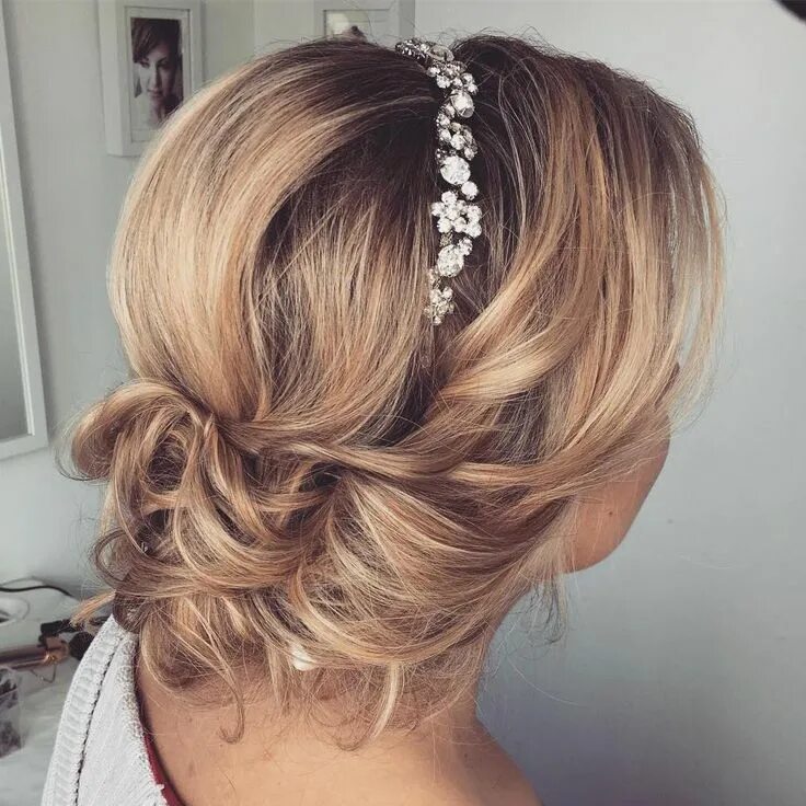 Прическа на каре на свадьбу гостье 40 Show-Stopping Wedding Hairstyles for Medium Hair Wedding hairstyles for mediu