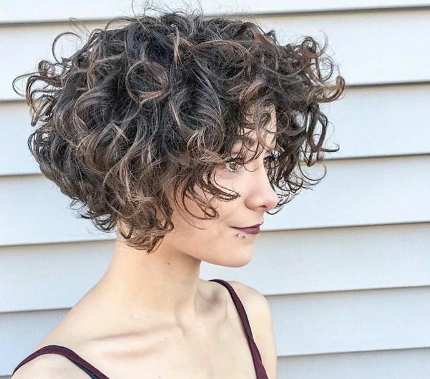 Прическа на короткие кудрявые волосы для женщины Natural curls - @tatumneill on instagram Curly hair photos, Short curly bob hair