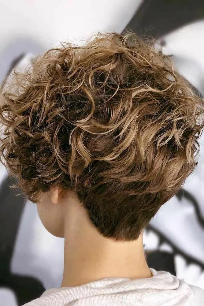 Прическа на короткие кудрявые волосы для женщины 29 Styles For A Curly Pixie Cut To Ask For Curly pixie hairstyles, Curly pixie h