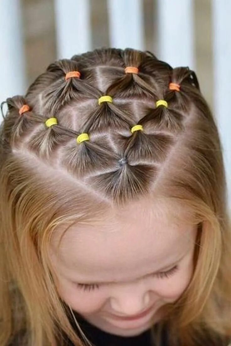 Прическа на короткие силиконовыми резинками Kolay saç modelleri in 2021 Hair styles, Hair stylist life, Little girl hairstyl