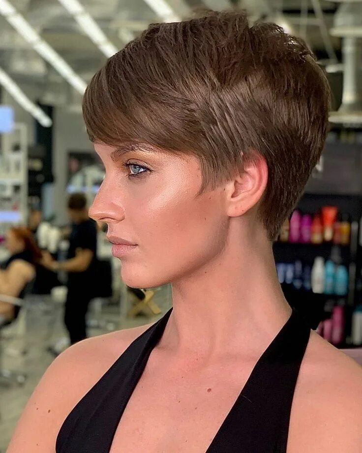 Прическа на короткие волосы 2024 тренд 50 Modern Short Choppy Haircuts Women are Getting in 2024 Short haircut styles, 