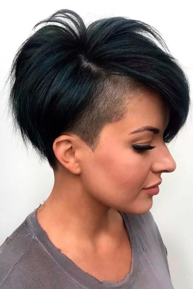 Прическа на короткие волосы ассиметричные Textured Asymmetrical Bob Короткие стрижки для женщин, Прически для тонких волос