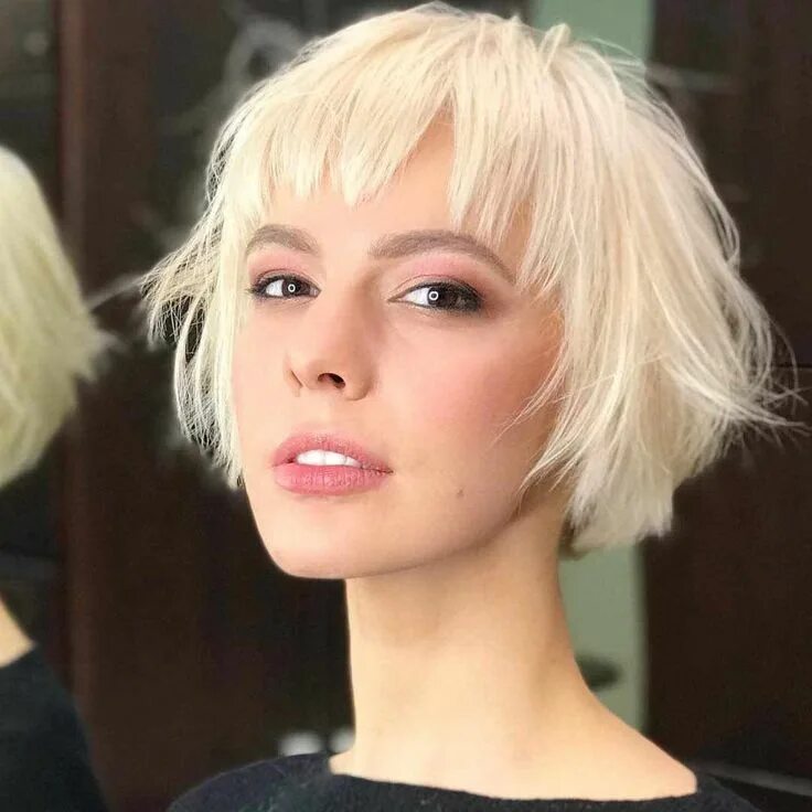 Прическа на короткие волосы каре с челкой Cute Transient Haircut Varieties For Girls Choppy bob hairstyles, Bobs for thin 