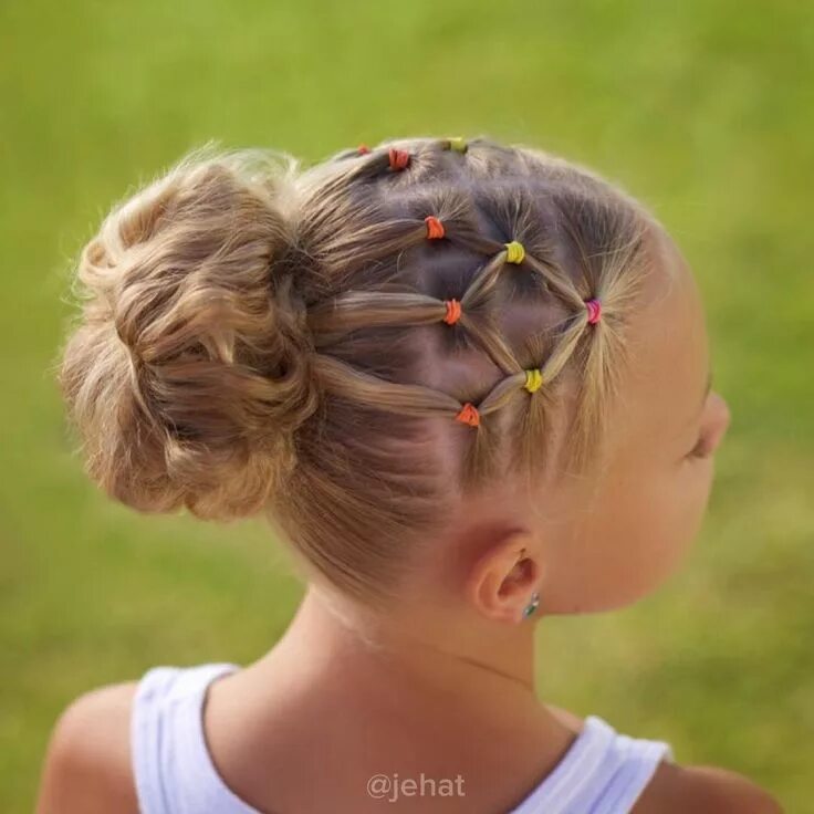 Прическа на короткие волосы крабиками девочки jehat hair Girl hair dos, Second day hairstyles, Kids hairstyles