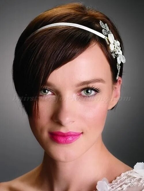 Прическа на короткие волосы с ободком short wedding hairstyle with long side fringe Short wedding hair, Braided hairst