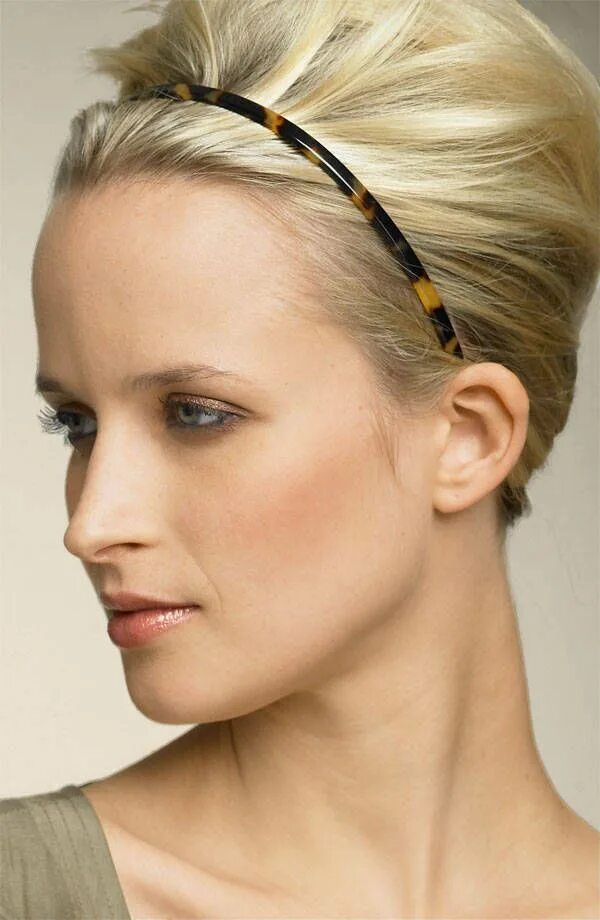 Прическа на короткие волосы с ободком head band Short hair pictures, Headband hairstyles, Short wedding hair