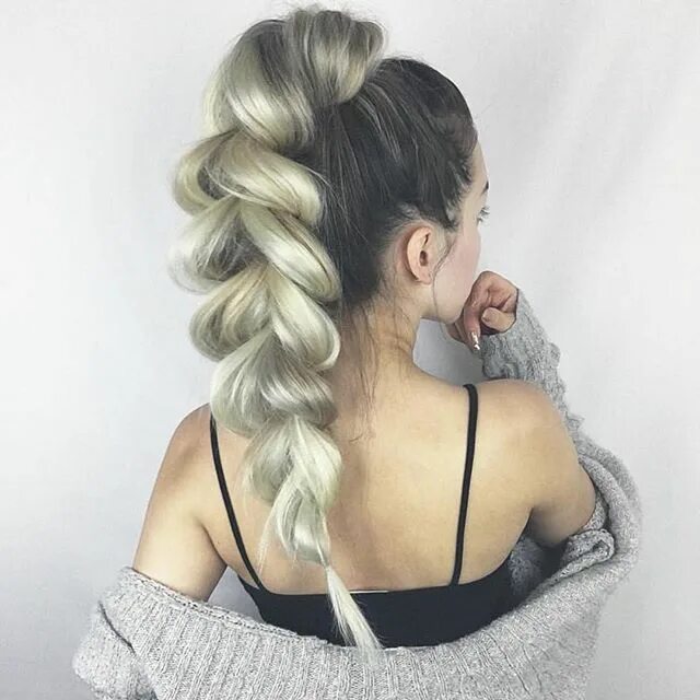 Прическа на прогулку 2024 Beautiful PULL THROUGH BRAID from @ayyitsevaaa @ayyitsevaaa ✨ #pullthroughbraid 