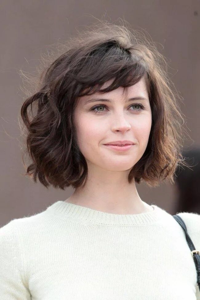 Прическа на пушистые волосы средней длины 20 carrés repérés sur Pinterest Messy bob hairstyles, Haircuts for frizzy hair, 