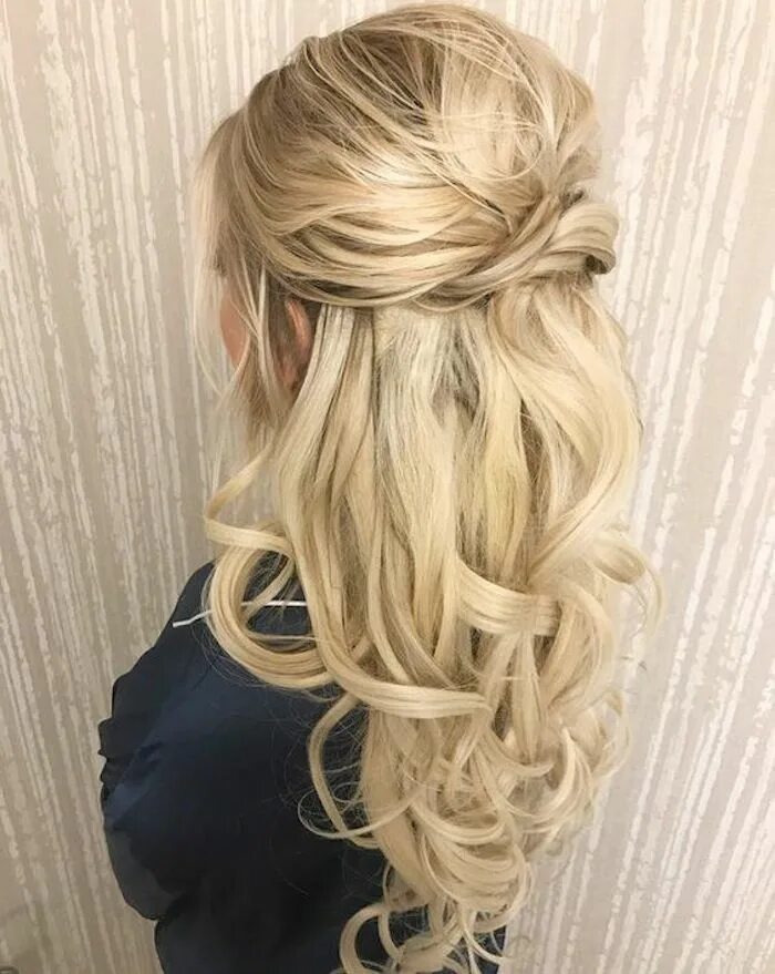 Прическа на распущенные волосы средней длины 37 Beautiful Half Up Half Down Hairstyles For The Modern Bride Hair lengths, Hal