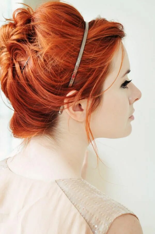 Прическа на рыжие волосы Sea of shoes Natural red hair, Red hair updo, Orange hair