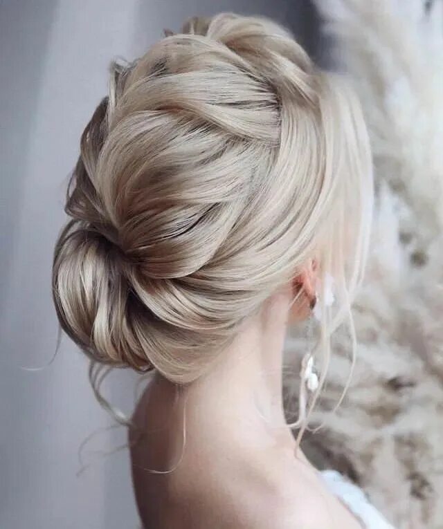 Прическа на средние светлые волосы Pin by Deetle Bug on Hairstyles Ideas Long hair styles, Hair styles, Thick hair 