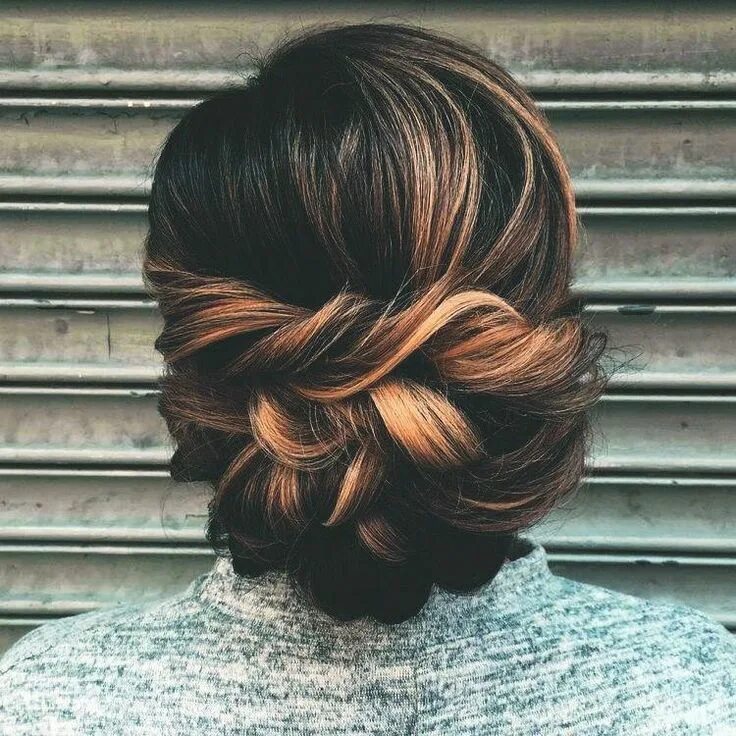 Прическа на средние волосы 11 класс For when I don't want my hair down #updo #braided #highlights "weddinghairstyles