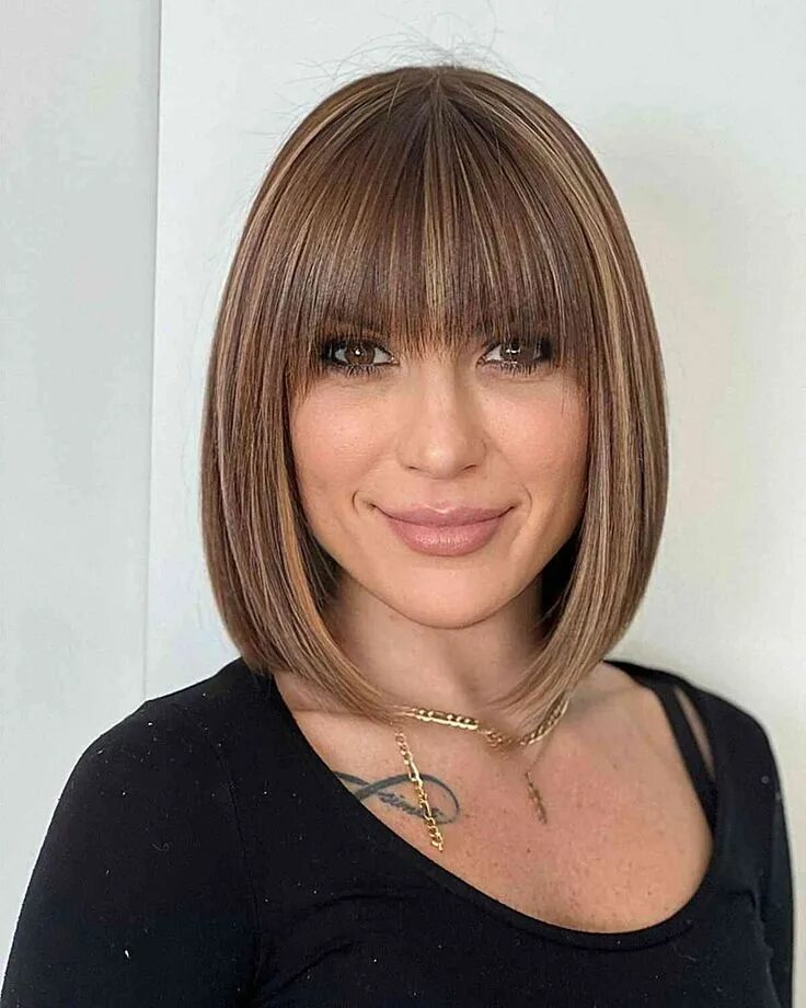 Прическа на средние волосы 2024 каре Pin on Hair styles Hairstyles with bangs, Short layered haircuts, Bob hairstyles