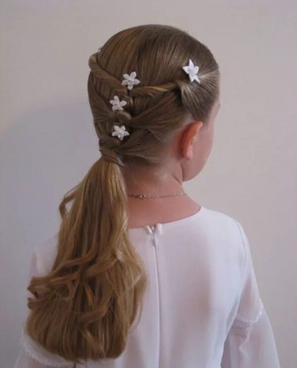 Прическа на средние волосы девочке на утренник Stylish Baptism Hairstyle for Kids