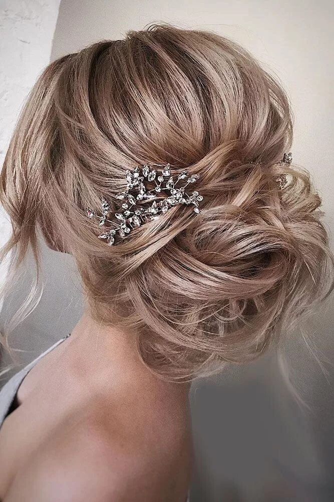 Прическа на средние волосы для гостей 137 Wedding Hairstyles: 2024 Guide Expert Tips & FAQs Trendy wedding hairstyles,