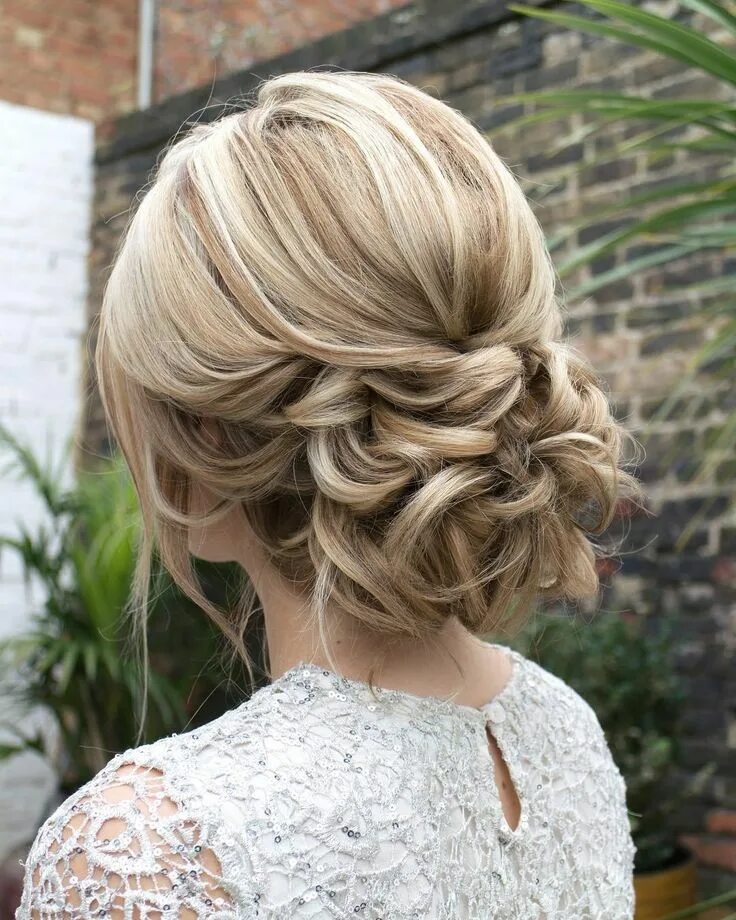 Прическа на средние волосы для гостей Pin on Your Chosen Hairstyles Prom hair updo, Gorgeous wedding makeup, Wedding h