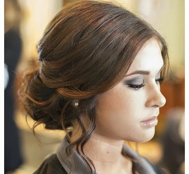 Прическа на средние волосы к костюму Front View of UpDo for Homecoming, Prom, Wedding Hair styles, Wedding hairstyles