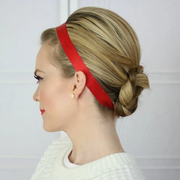 Прическа на средние волосы лентой 25 Christmas Hairstyles To Rock This Holiday Season Ribbon hairstyle, Braided ha