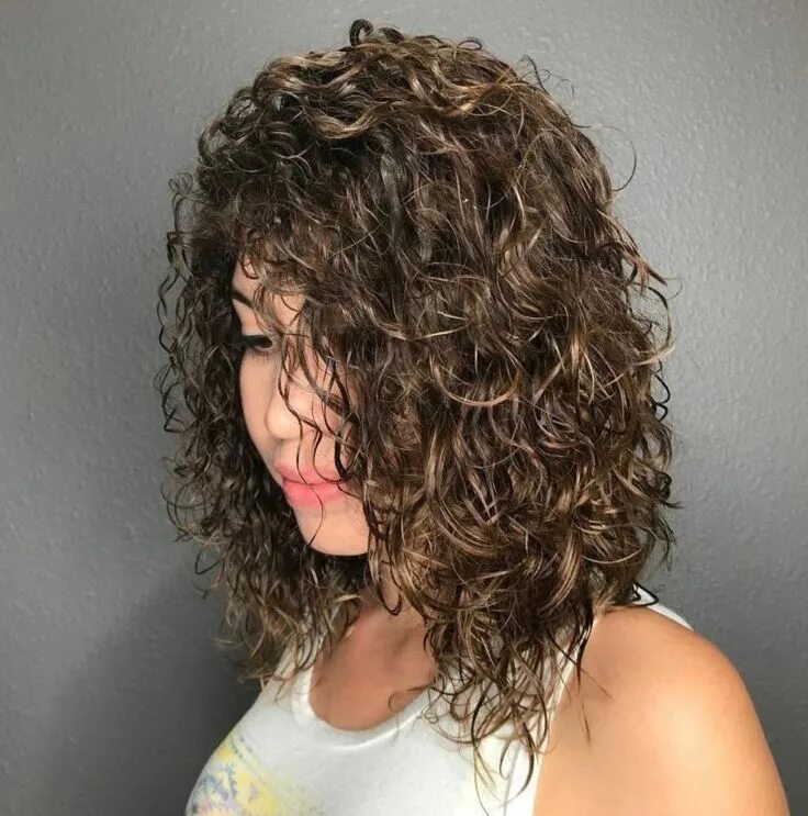 Прическа на средние волосы мокрая химия Mid-Length Permed Hair Permed hairstyles, Perm curls, Long hair styles