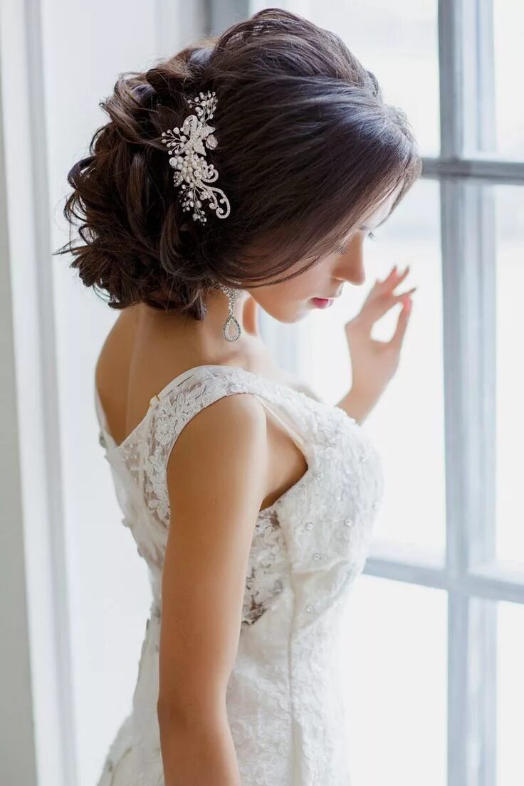 Прическа на средние волосы на свадьбу невесте Lovely bridal look Web: w. Trendy wedding hairstyles, Wedding hairstyles, Weddin