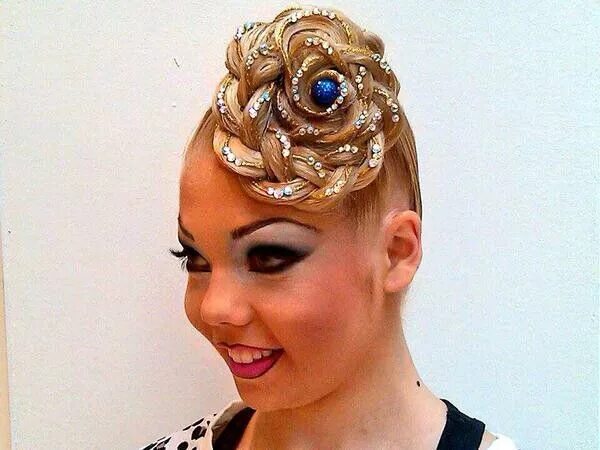 Прическа на средние волосы на танцы Пин от пользователя Francesca на доске ballroom hairstyle Прическа для конкурса,