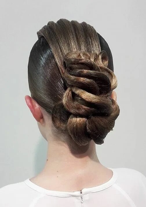 Прическа на средние волосы на танцы Pin by Kelly Simon on Ballroom hair Dance hairstyles, Competition hair, Ballroom