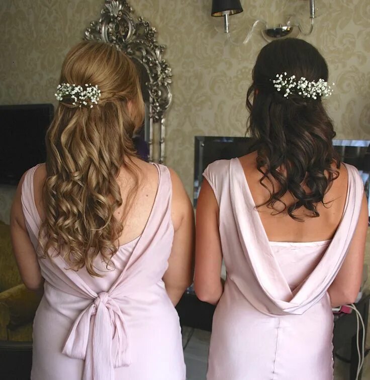 Прическа на средние волосы подружка невесты Soft curls pinned low with gyp. www.beautifulhair4weddings.co.uk Flower girl hai