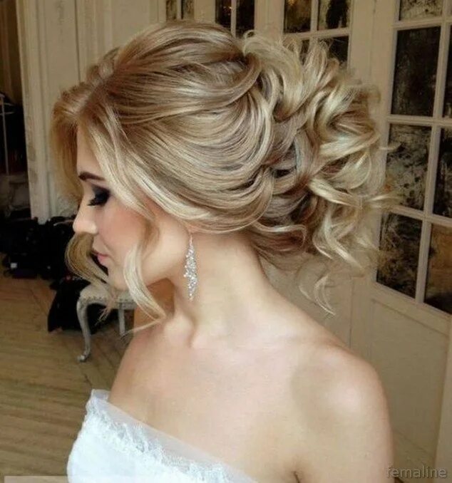 Прическа на средние волосы пучок из локонов 190 Elegant Bridal Hairstyles For Long Hair Thin straight hair, Bridal hair insp