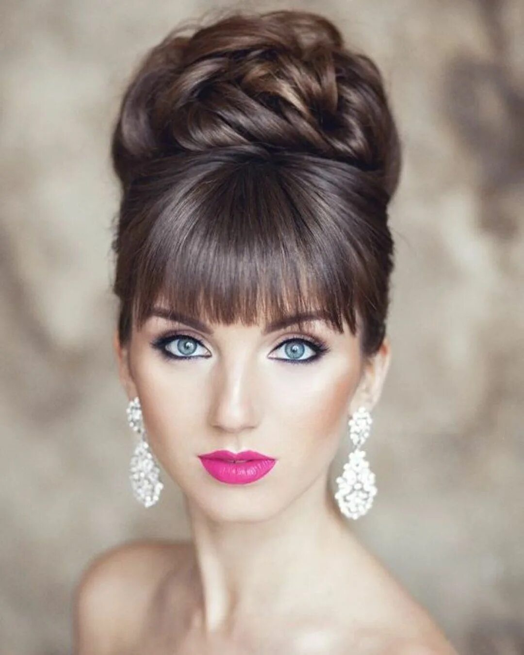 Прическа на средние волосы с челкой женская Wedding Hairstyles With Bangs 40 Best Looks Guide For 2024 Long hair styles, Sho