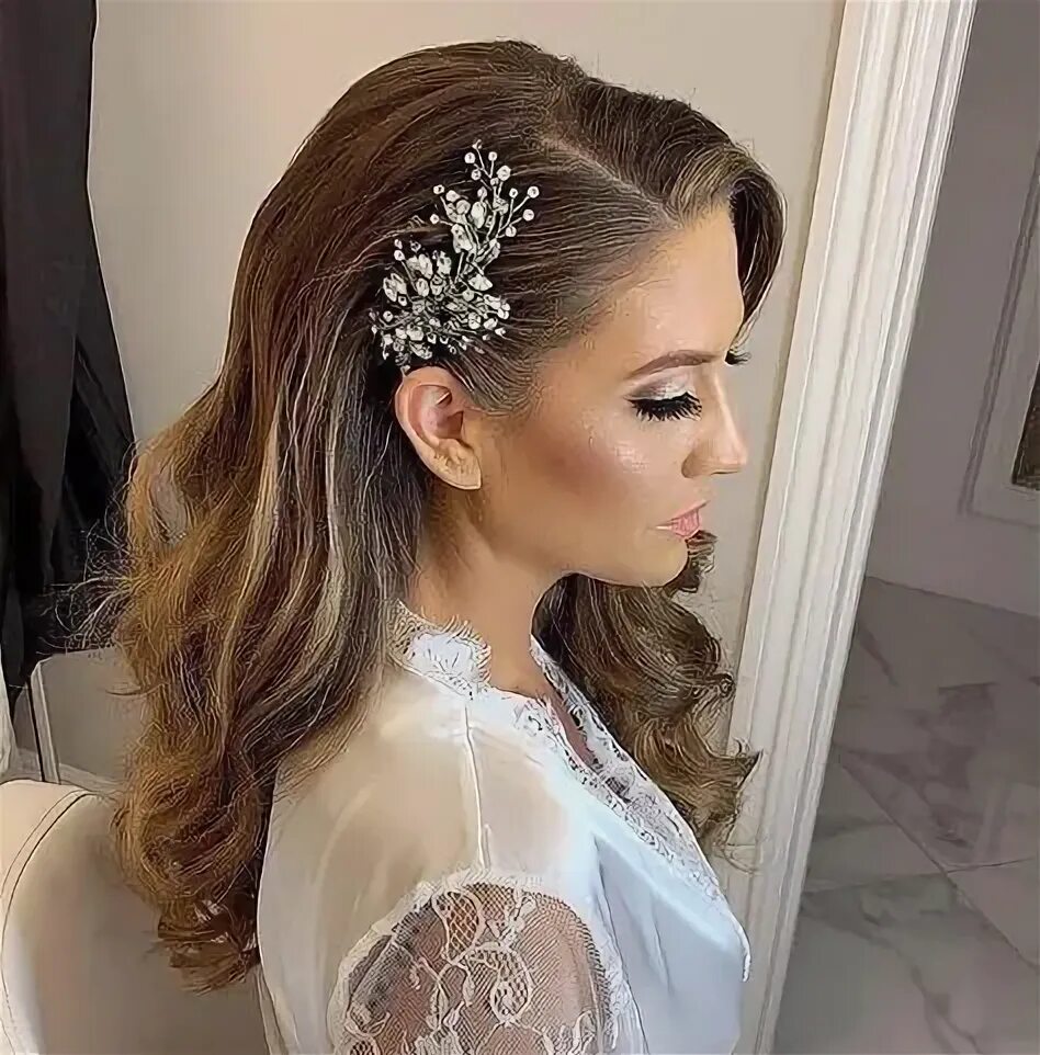 Прическа на средние волосы с заколкой сбоку 10 популярных идей на тему "bridal hair down with side clip" для вдохновения