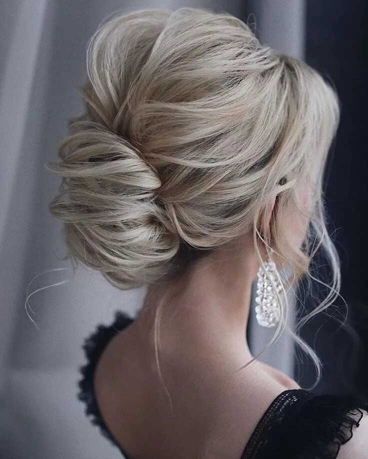 Прическа на средние волосы собранные вверх Tonyastylist Long Wedding Hairstyles and Wedding Updos #weddings #hairstyles #we