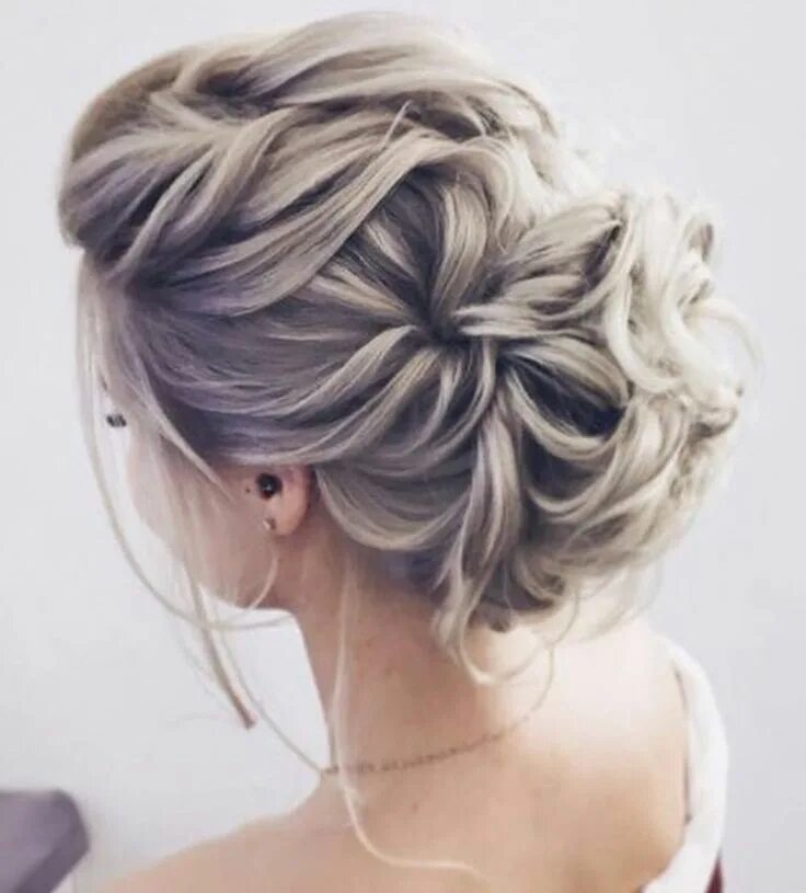 Прическа на средние волосы собранные вверх Pin by Camila Leon on Hair_Styles_Elegant Romantic updo hairstyles, Easy hair up