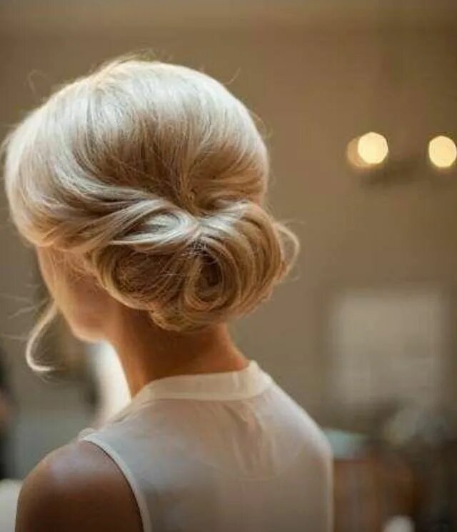 Прическа на средние волосы сзади вид Wedding guest hair Wedding hairstyles, Hair inspiration, Up hairstyles