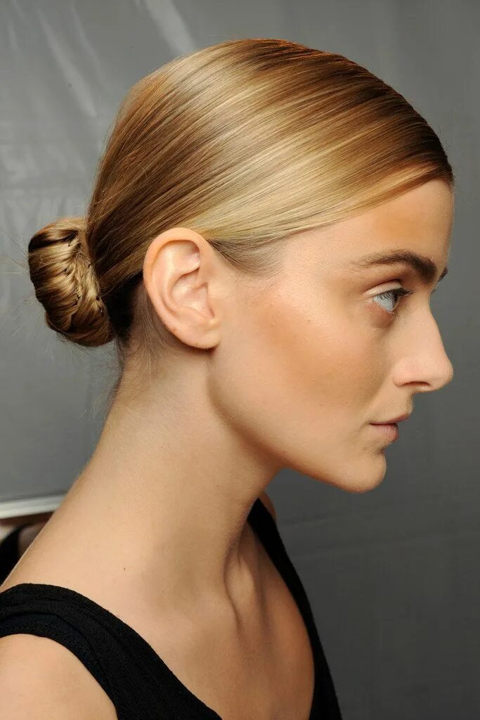 Прическа на средние волосы зализанная Chloé Spring 2011 Ready-to-Wear Fashion Show Beauty Sleek hairstyles, Ballerina 