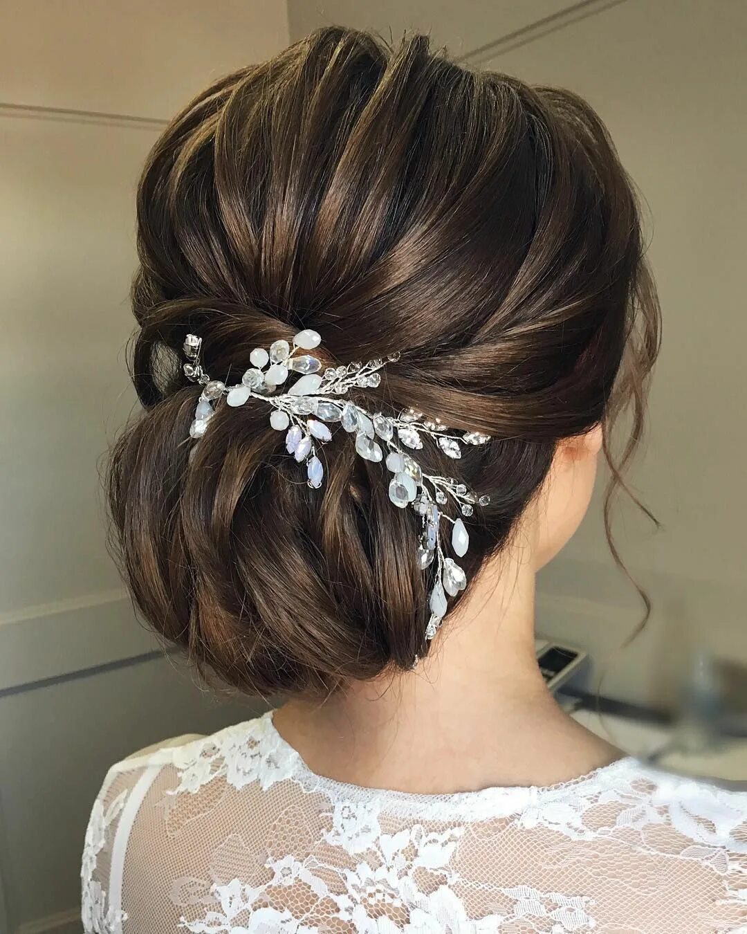 Прическа на свадьбу 87 Fabulous Wedding Hairstyles For Every Wedding Dress Neckline Wedding hairstyl