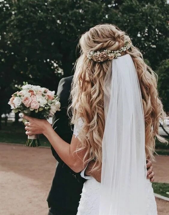 Прическа на свадьбу длинные волосы распущенные Chic Garden Wedding Hairstyles Flowers in hair, Bridal hair pieces, Bridal hair 