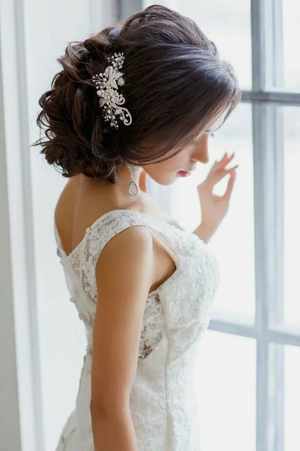 Прическа на свадьбу для невесты Fabulous Wedding Hairstyles: Bridal Updos - Belle The Magazine Trendy wedding ha