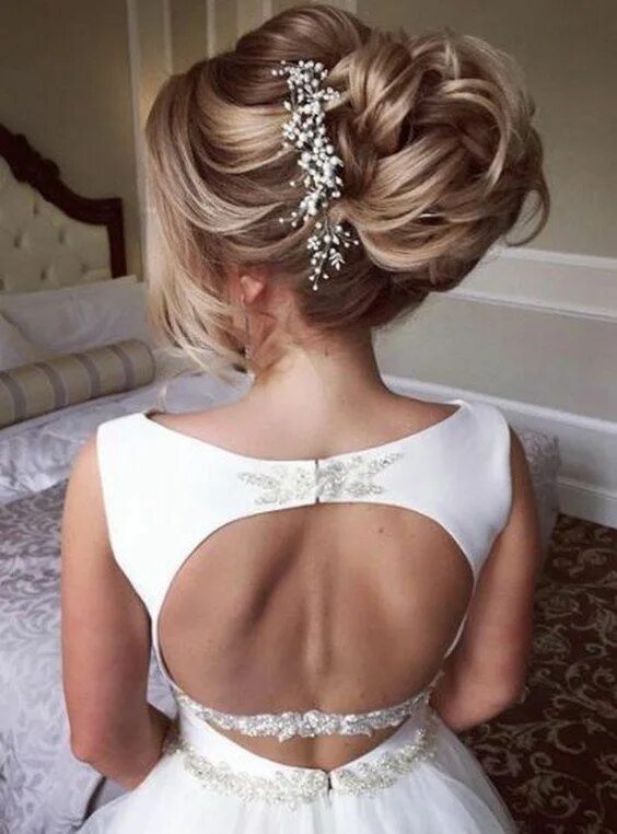 Прическа на свадьбу для невесты 45 Most Romantic Wedding Hairstyles For Long Hair Wedding hair inspiration, Roma