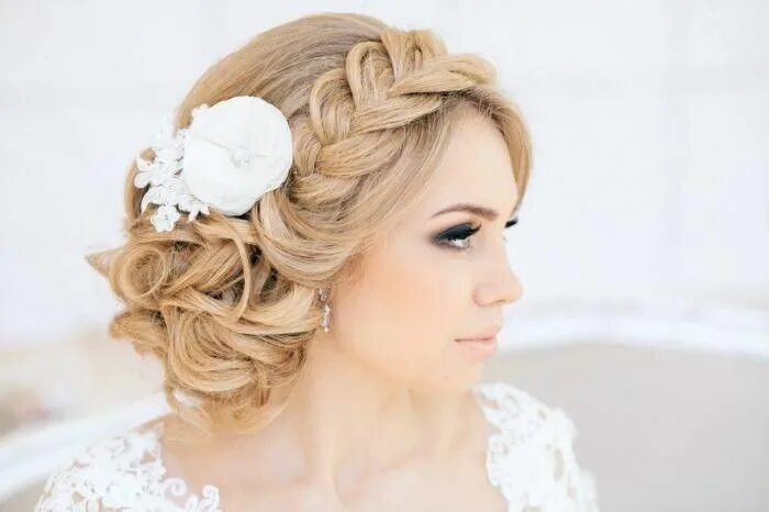 Прическа на свадьбу фото Pin by Renee Bernays on Wedding stuff Short wedding hair, Wedding hairstyles for