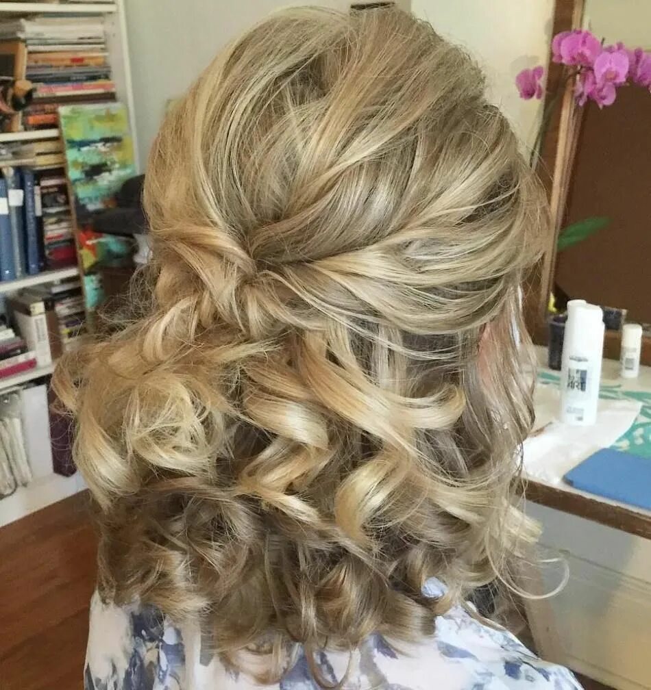 Прическа на свадьбу каскад на средние 50 Half Up Half Down Hairstyles for Everyday and Party Looks Mother of the bride