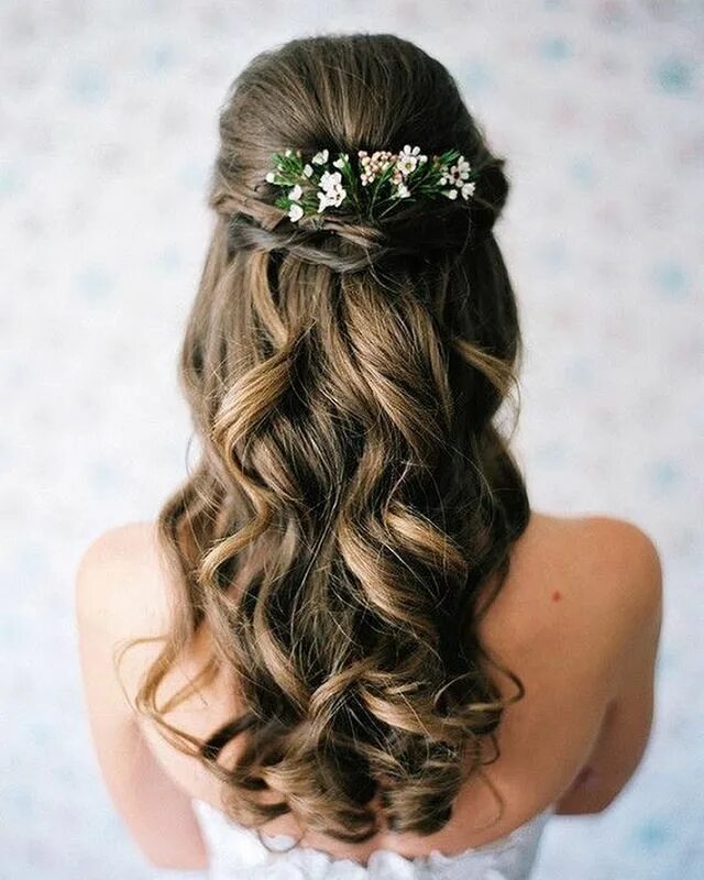 Прическа на свадьбу летом Women Hairstyles Long Balayage Bride hairstyles, Romantic wedding hair, Rustic w