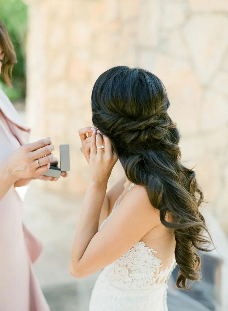 Прическа на свадьбу подруге фото #weddinghairstyles Bride hair down, Wedding hair down, Wedding hairstyles