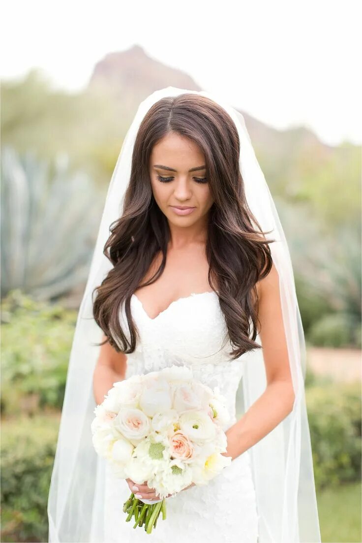 Прическа на свадьбу средние волосы распущенные Blush El Chorro Wedding in Paradise Valley, Arizona Bride hairstyles with veil, 