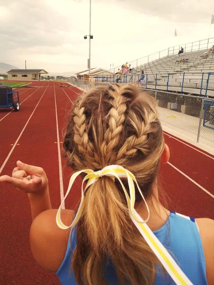 Прическа на тренировку Braids...this would be cute for volleyball games and track meets! :)... - HAIRst