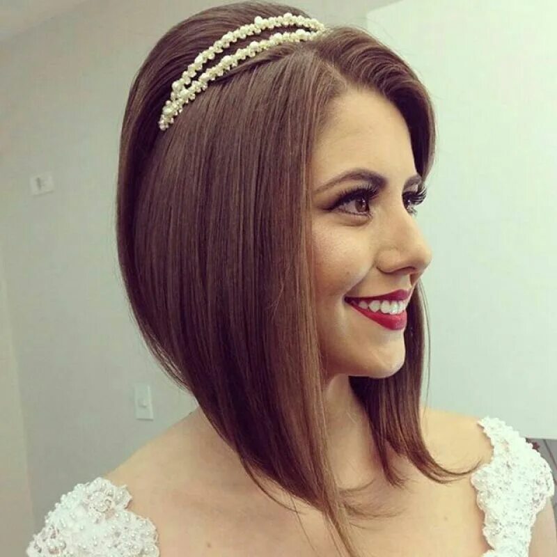 Прическа на удлиненное каре на свадьбу Pin by Reem.R on makeup Short wedding hair, Headband hairstyles, Hair styles