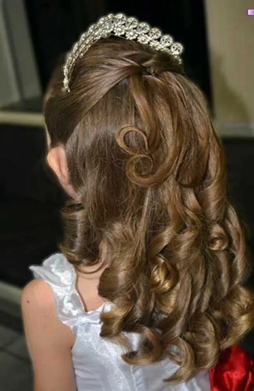 Прическа на утренник Resultado de imagem para penteado para daminha cabelo curto Flower girl hairstyl