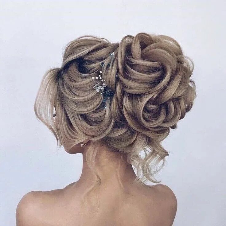 Прическа на вечерни фото Pin by Shahalam Malik on Quick saves in 2021 Beauty, Hair, Hair styles