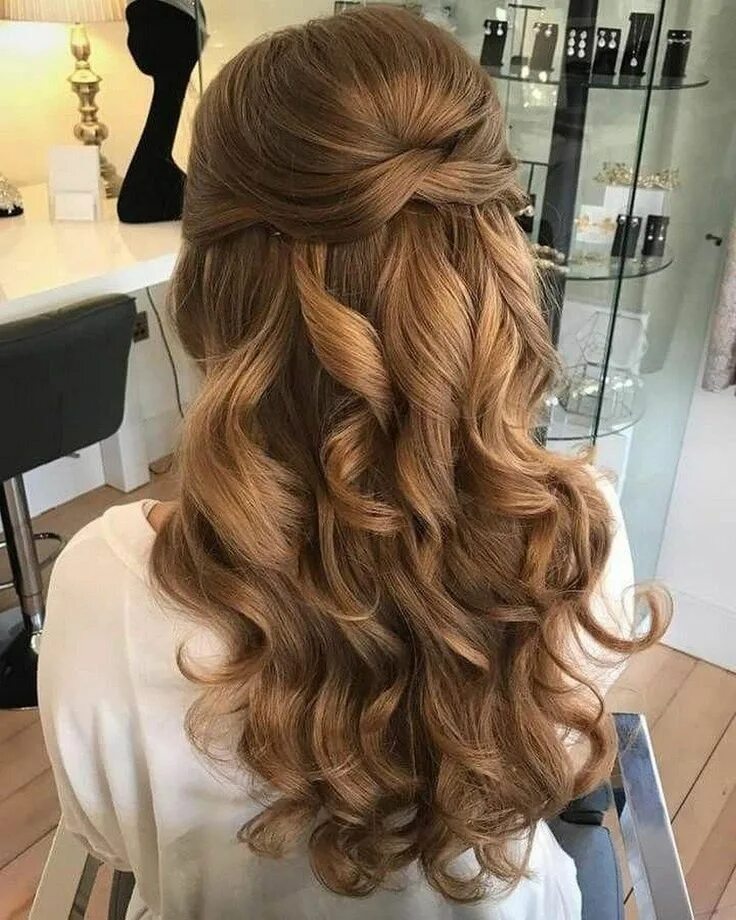 Прическа на выпускной 11 класс длинные волосы Geraldi Prom hairstyles for long hair, Long hair styles, Hairdo for long hair