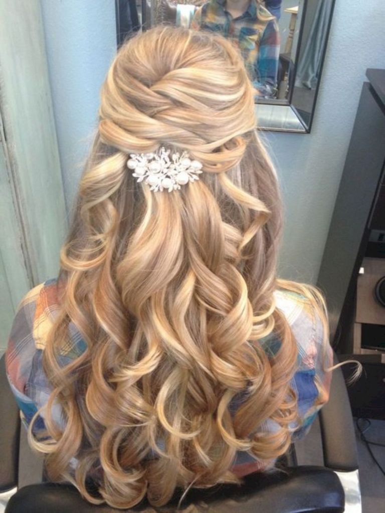 Прическа на выпускной 2024 9 класс Stunning half up half down wedding hairstyles ideas no 170 Penteado de noiva mei